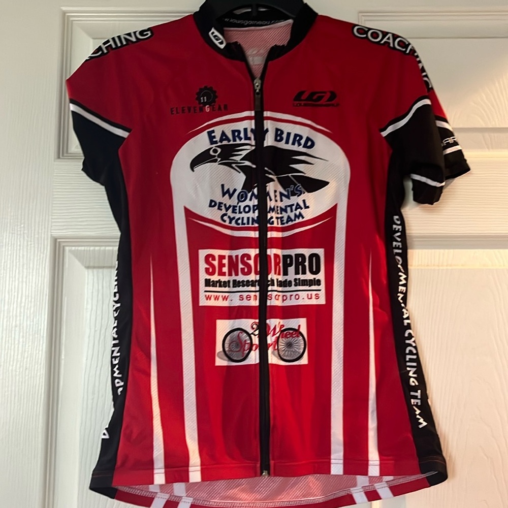 Women’s biking shirt